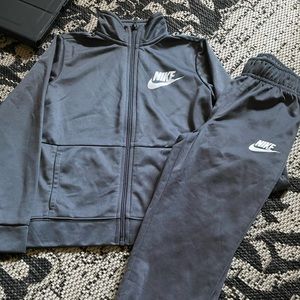 Nike two-piece warm-up